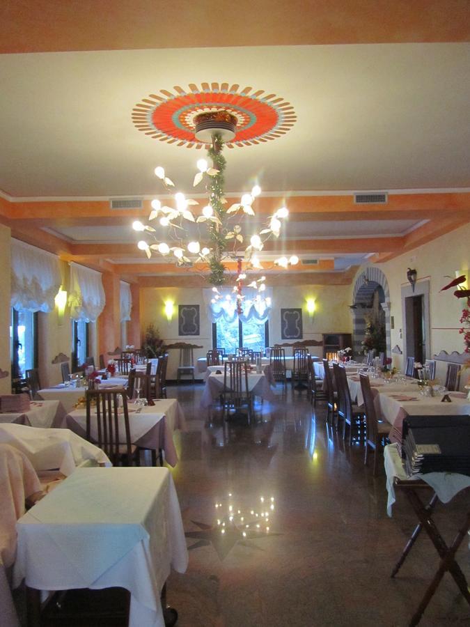 Albergo Ristorante Conca Azzurra Colico Bagian luar foto